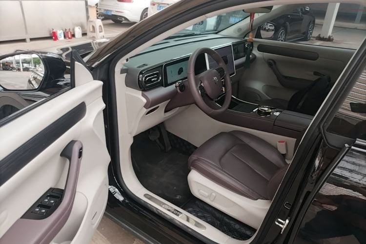Used Leapmotor C11 2024 All-Electric 580 Luxury Edition Driver Seat