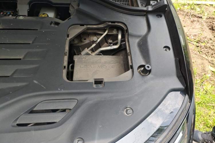 Used Leapmotor C11 2024 All-Electric 580 Luxury Edition Engine Bay Left