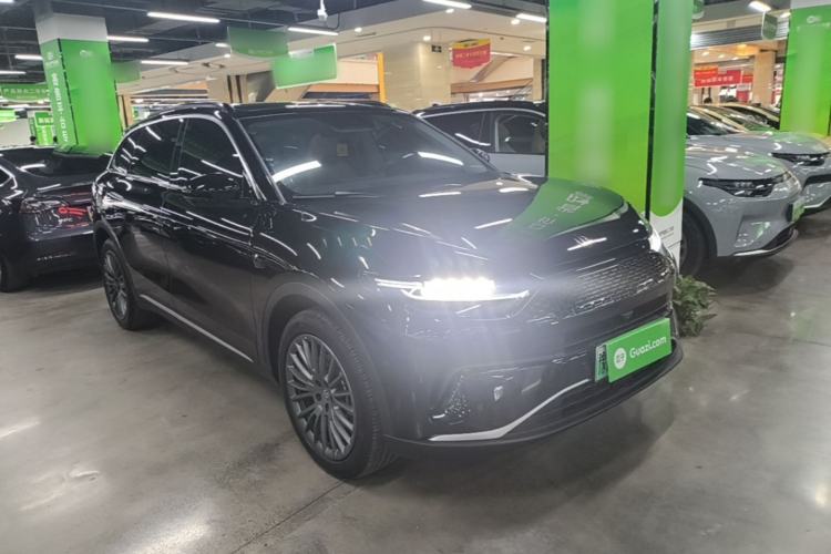 Used Leapmotor C11 2024 Range-Extended 300 Luxury Edition Front Right 45 Deg