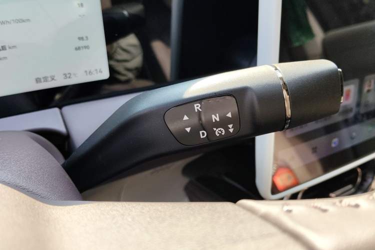 Used Leapmotor C11 2024 All-Electric 580 Luxury Edition Gear Lever