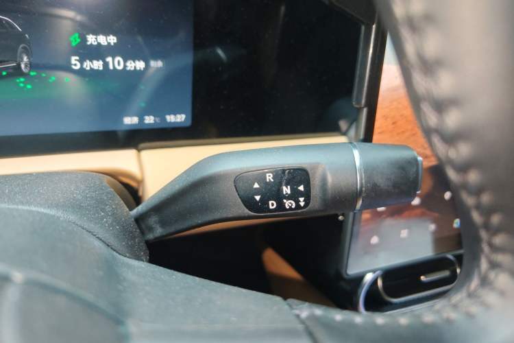 Used Leapmotor C11 2024 Pure Electric 515 Smart Edition Gear Lever