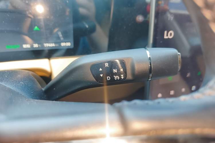 Used Leapmotor C11 2024 Range-Extended 300 Luxury Edition Gear Lever