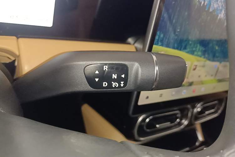 Used Leapmotor C11 2024 Pure Electric 515 Smart Edition Gear Lever