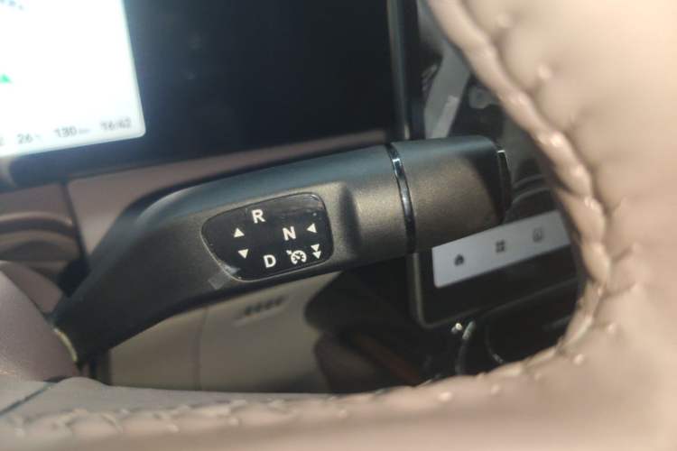 Used Leapmotor C11 2024 Range-Extended 300 Luxury Edition Gear Lever