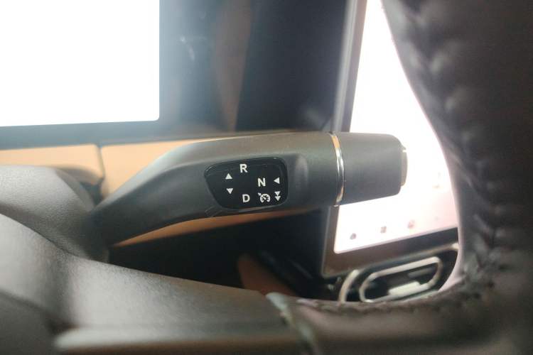 Used Leapmotor C11 2024 Pure Electric 515 Smart Drive Edition Gear Lever