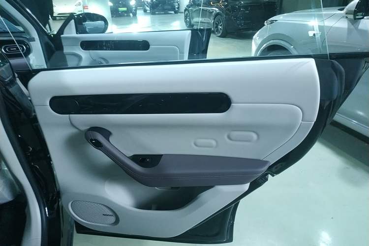 Used Leapmotor C11 2024 Range-Extended 300 Smart Enjoyment Edition Interior 6