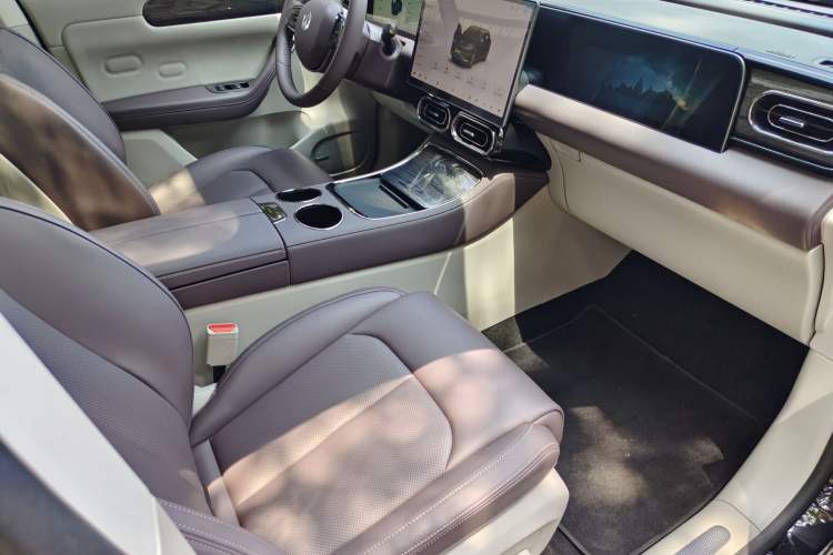 Used Leapmotor C11 2024 Range-Extended 300 Luxury Edition Interior 6