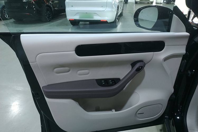 Used Leapmotor C11 2024 Range-Extended 300 Smart Enjoyment Edition Interior 7