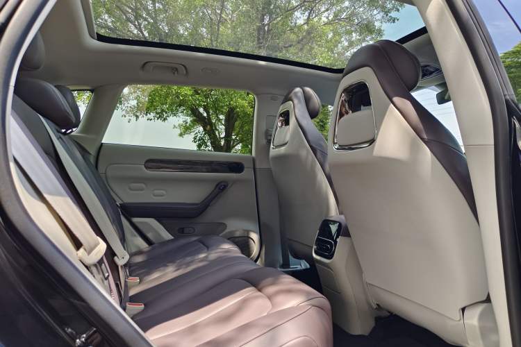 Used Leapmotor C11 2024 Range-Extended 300 Luxury Edition Interior 8