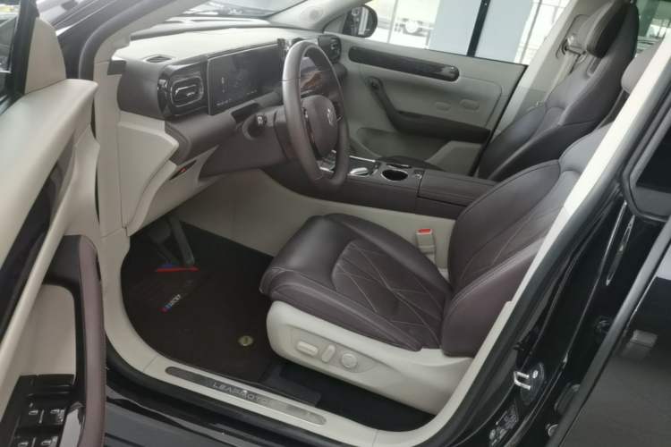 Used Leapmotor C11 2024 Range-Extended 300 Luxury Edition Left Front Seat