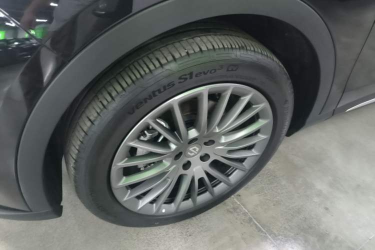 Used Leapmotor C11 2024 Range-Extended 300 Luxury Edition Left Front Wheel Hub