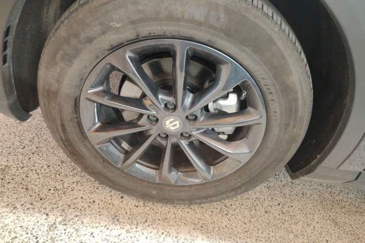 Used Leapmotor C11 2024 Pure Electric 515 Smart Drive Edition Left Front Wheel Hub