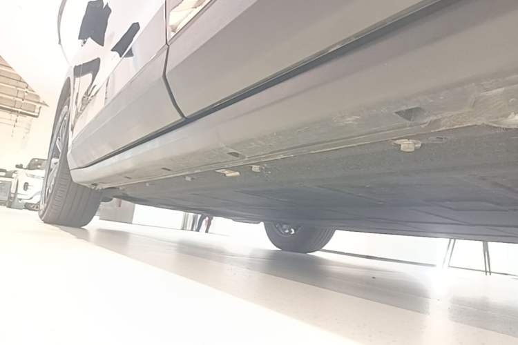 Used Leapmotor C11 2024 Pure Electric 515 Smart Edition Left Side Sill