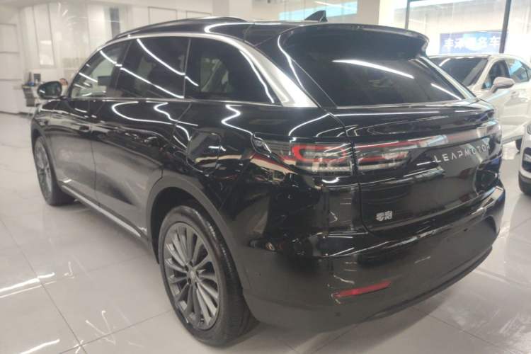 Used Leapmotor C11 2024 Range-Extended 300 Luxury Edition Rear Left 45 Deg