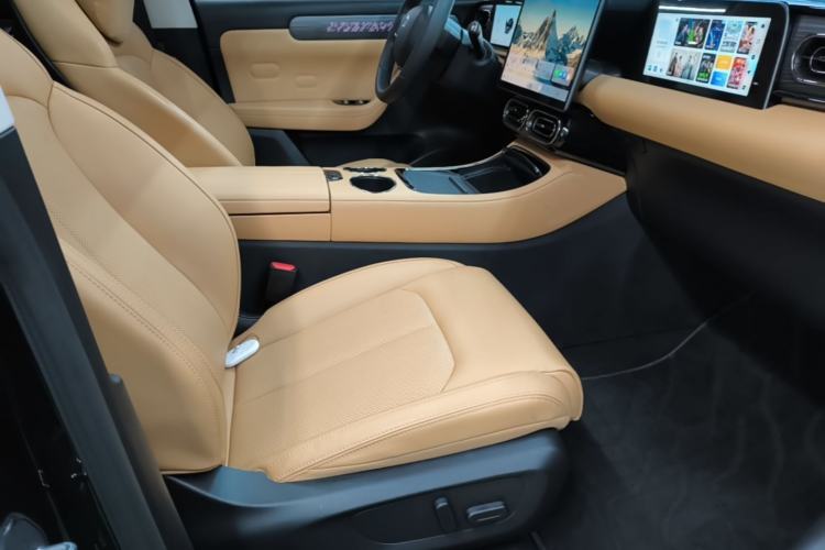 Used Leapmotor C11 2024 All-Electric 580 Luxury Edition Right Front Seat