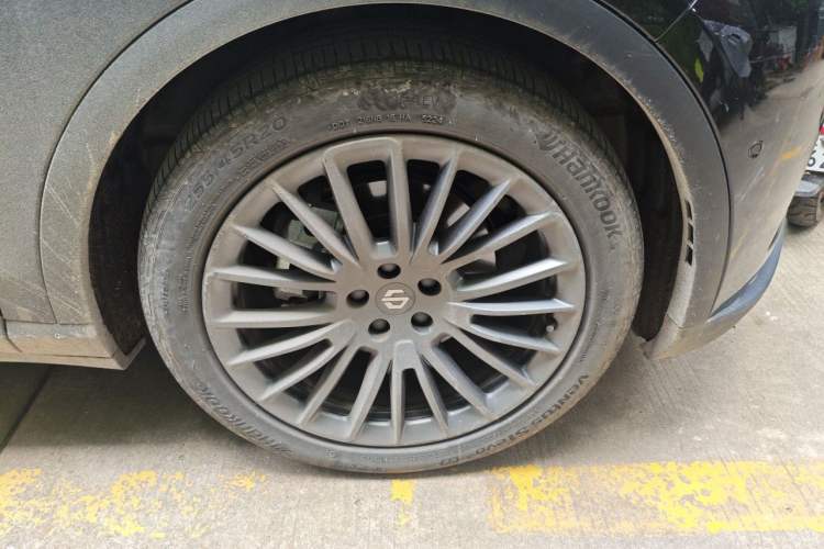 Used Leapmotor C11 2024 All-Electric 580 Luxury Edition Right Front Wheel Hub