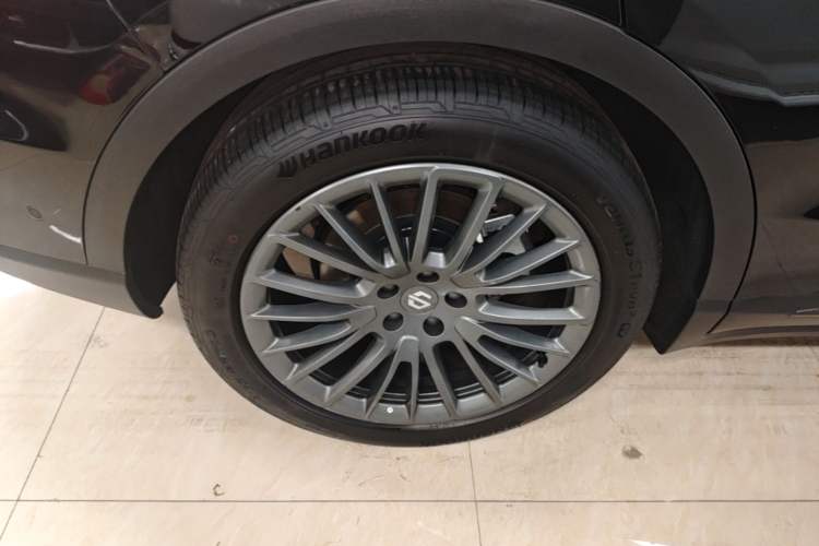 Used Leapmotor C11 2024 All-Electric 580 Luxury Edition Right Rear Wheel Hub