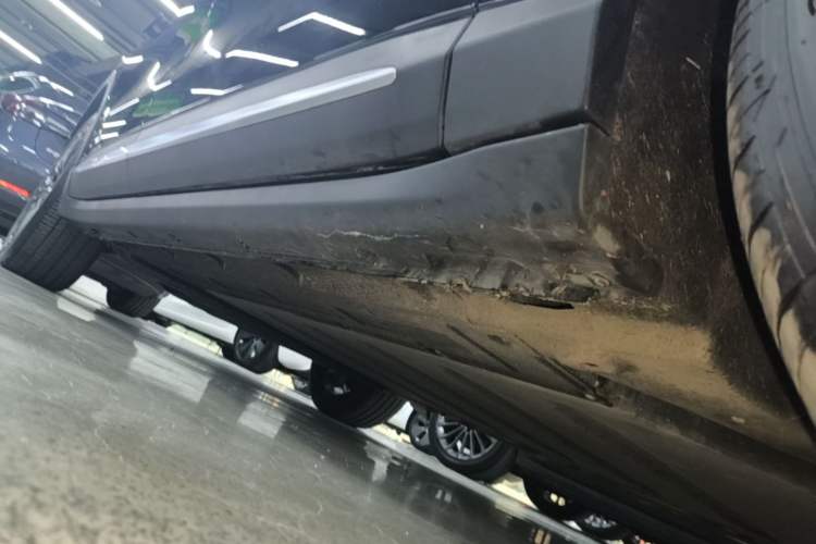 Used Leapmotor C11 2024 Range-Extended 300 Luxury Edition Right Side Sill