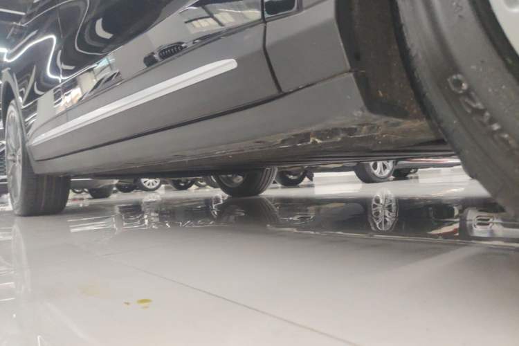 Used Leapmotor C11 2024 Range-Extended 300 Luxury Edition Right Side Sill
