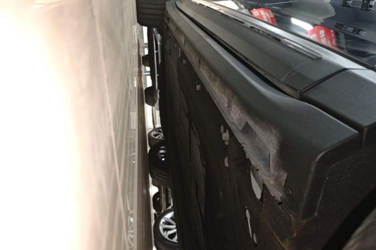 Used Leapmotor C11 2024 All-Electric 580 Luxury Edition Right Side Sill