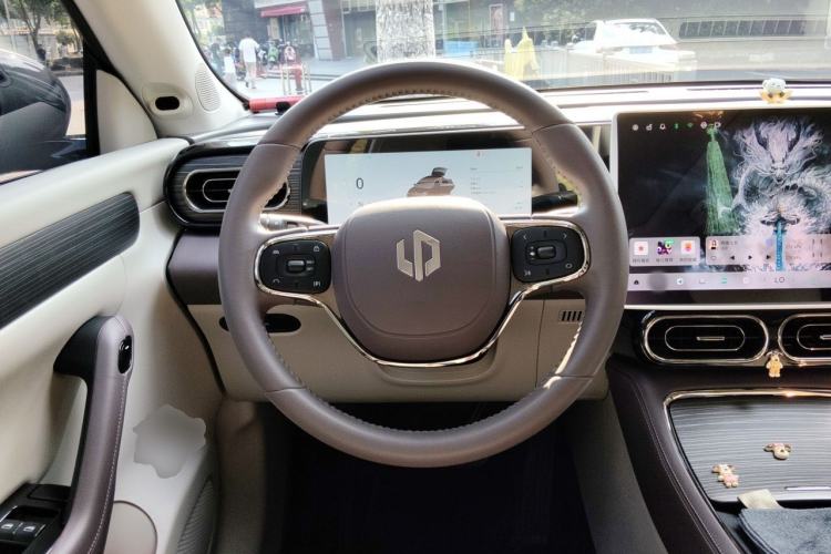Used Leapmotor C11 2024 All-Electric 580 Luxury Edition Steering Wheel