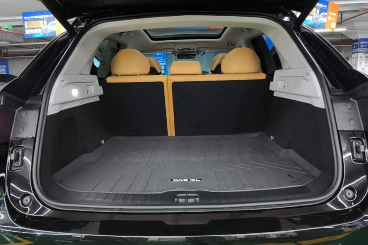 Used Leapmotor C11 2024 All-Electric 580 Luxury Edition Trunk