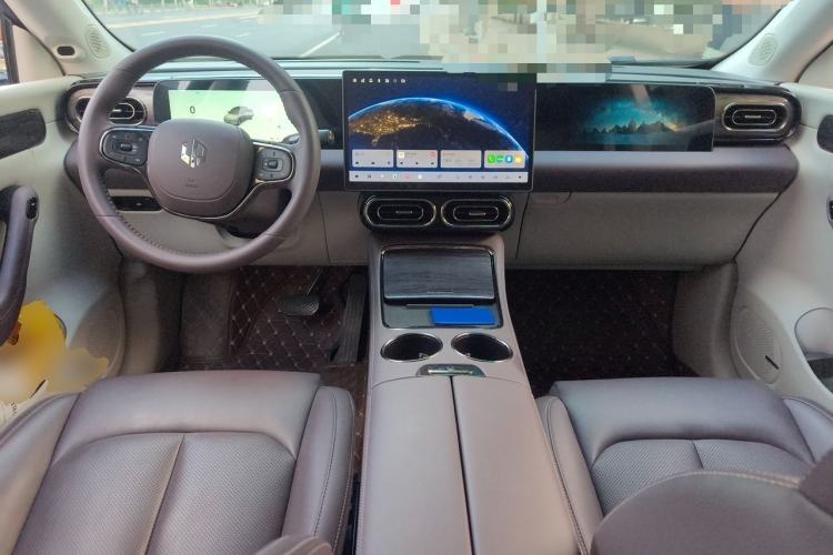 Used Leapmotor C11 2024 Range-Extended 300 Luxury Edition Center Console