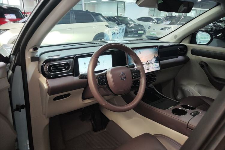 Used Leapmotor C11 2024 All-Electric 580 Luxury Edition Center Console