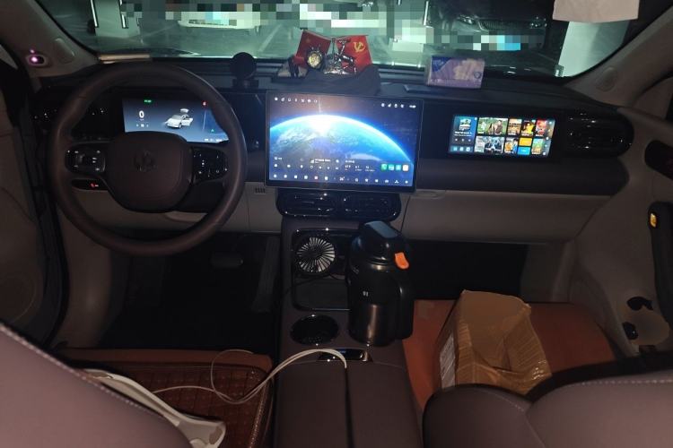 Used Leapmotor C11 2024 Range-Extended 300 Luxury Edition Center Console