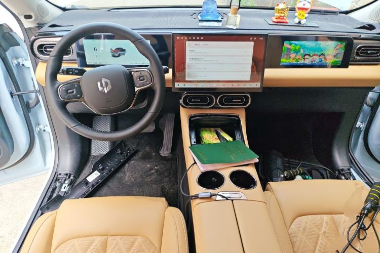 Used Leapmotor C11 2024 Range-Extended 300 Luxury Edition Center Console
