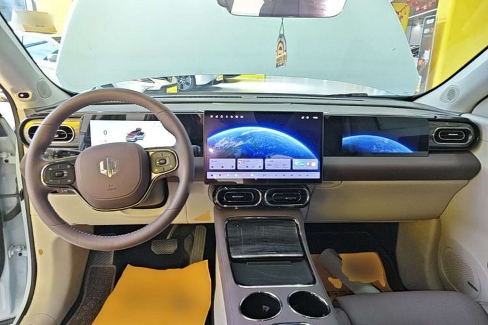 Used Leapmotor C11 2024 Range-Extended 300 Luxury Edition Center Console
