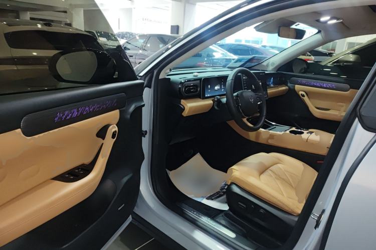 Used Leapmotor C11 2024 All-Electric 580 Luxury Edition Driver Seat