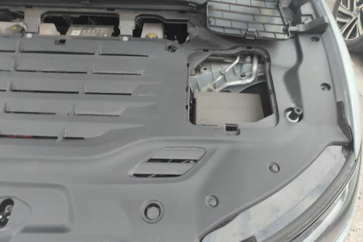 Used Leapmotor C11 2024 All-Electric 580 Luxury Edition Engine Bay Left
