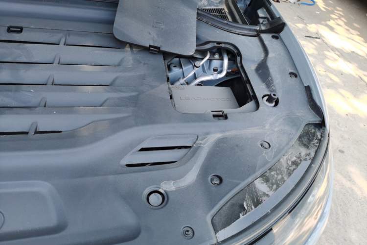 Used Leapmotor C11 2024 All-Electric 580 Luxury Edition Engine Bay Left
