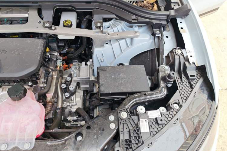 Used Leapmotor C11 2024 Range-Extended 300 Luxury Edition Engine Bay Left
