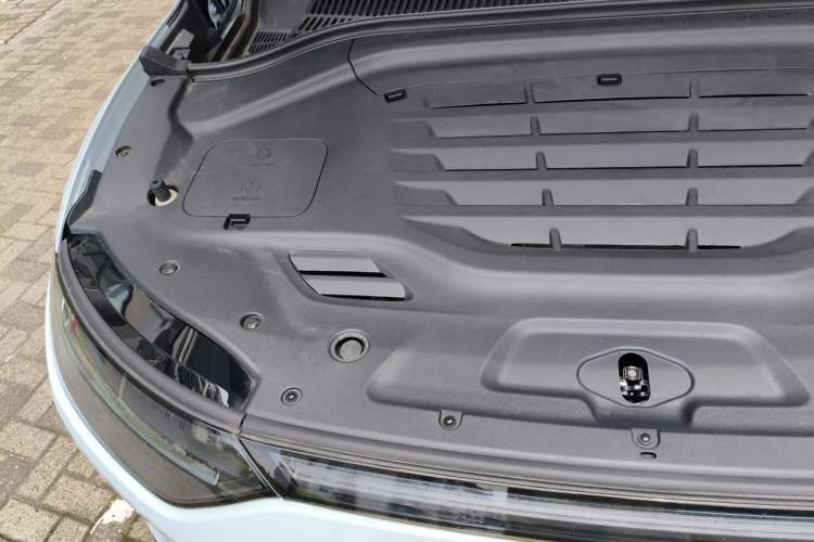 Used Leapmotor C11 2024 Pure Electric 580 LiDAR Edition Engine Bay Right
