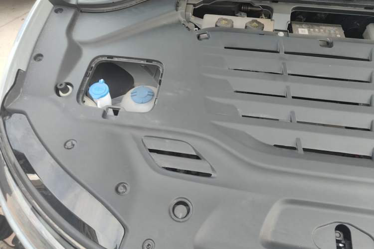 Used Leapmotor C11 2024 All-Electric 580 Luxury Edition Engine Bay Right