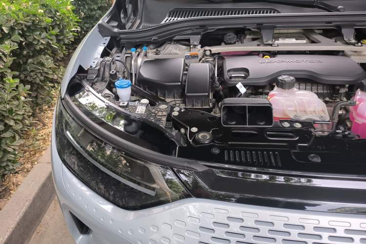 Used Leapmotor C11 2024 Range-Extended 300 Luxury Edition Engine Bay Right