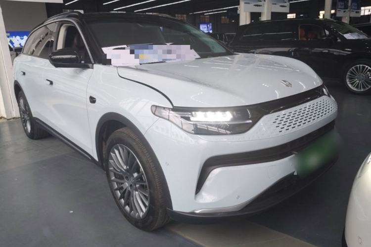 Used Leapmotor C11 2024 Range-Extended 300 Luxury Edition Front Right 45 Deg