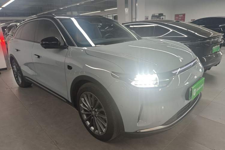 Used Leapmotor C11 2024 All-Electric 580 Luxury Edition Front Right 45 Deg