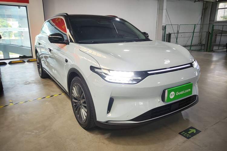 Used Leapmotor C11 2024 All-Electric 580 Luxury Edition Front Right 45 Deg