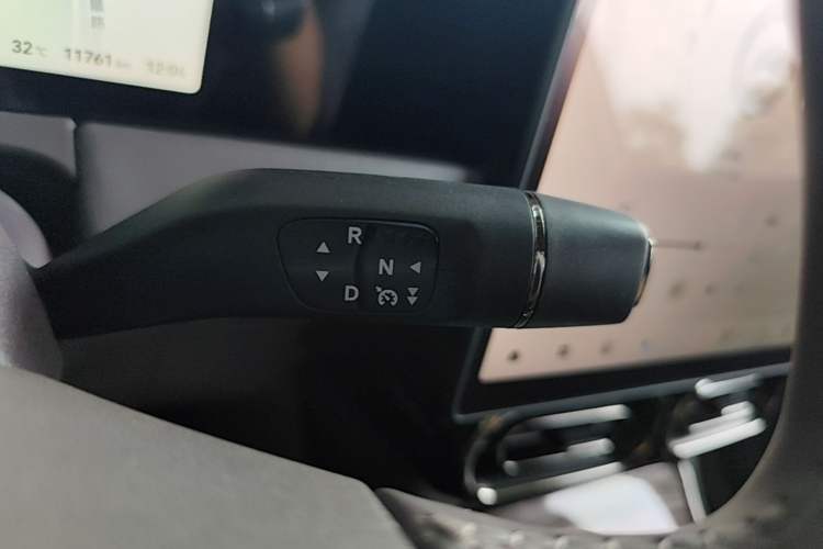 Used Leapmotor C11 2024 Range-Extended 300 Smart Enjoyment Edition Gear Lever