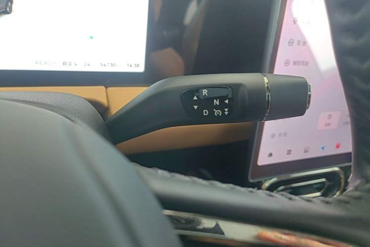 Used Leapmotor C11 2024 Range-Extended 300 Luxury Edition Gear Lever
