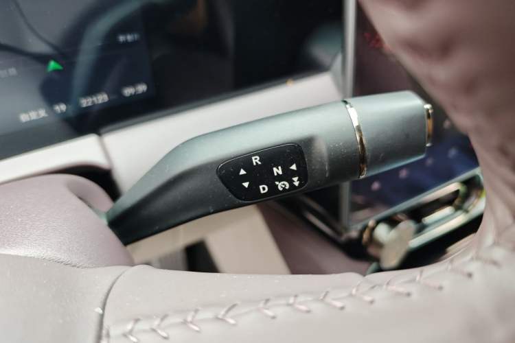 Used Leapmotor C11 2024 Range-Extended 300 Luxury Edition Gear Lever