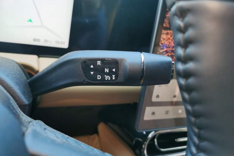 Used Leapmotor C11 2024 All-Electric 580 Luxury Edition Gear Lever