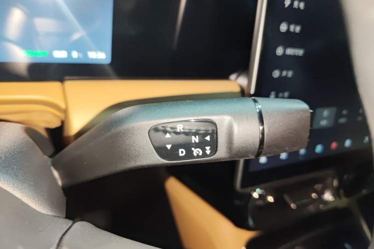 Used Leapmotor C11 2024 All-Electric 580 Luxury Edition Gear Lever