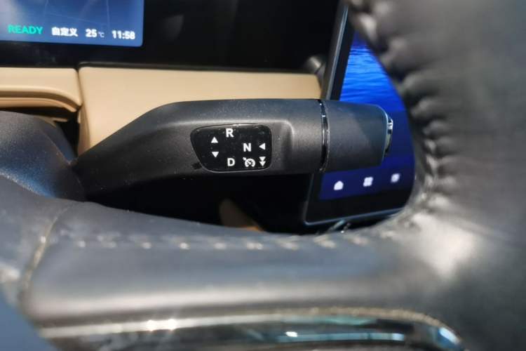 Used Leapmotor C11 2024 All-Electric 580 Luxury Edition Gear Lever