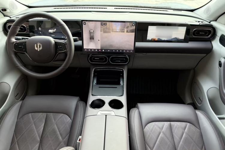Used Leapmotor C11 2024 Range-Extended 300 Luxury Edition Interior 1
