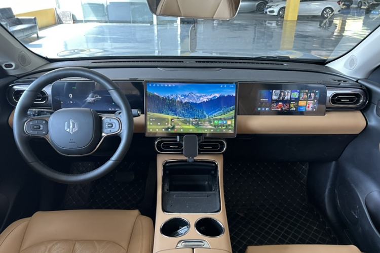 Used Leapmotor C11 2024 Range-Extended 300 Luxury Edition Interior 1