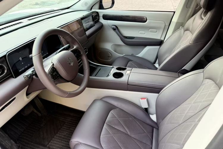 Used Leapmotor C11 2024 Range-Extended 300 Luxury Edition Interior 2